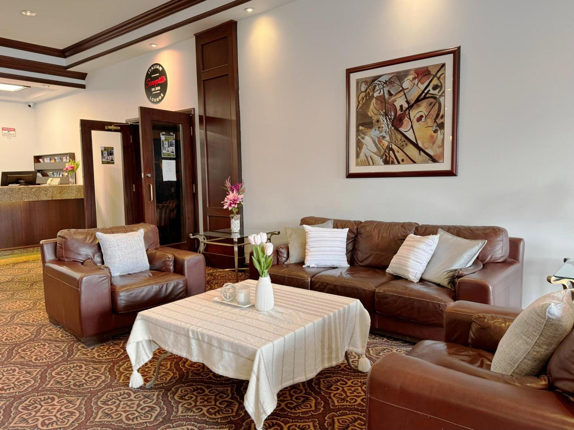Divya Sutra Plaza And Conference Centre Airport Calgary