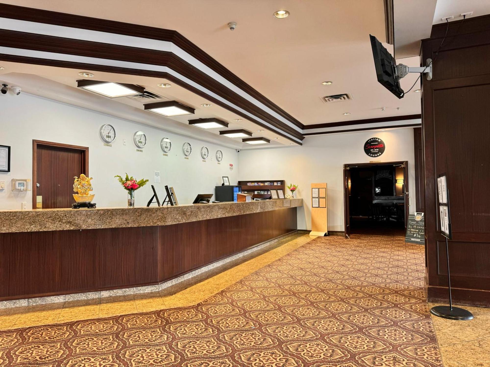 Divya Sutra Plaza And Conference Centre Airport Hotel