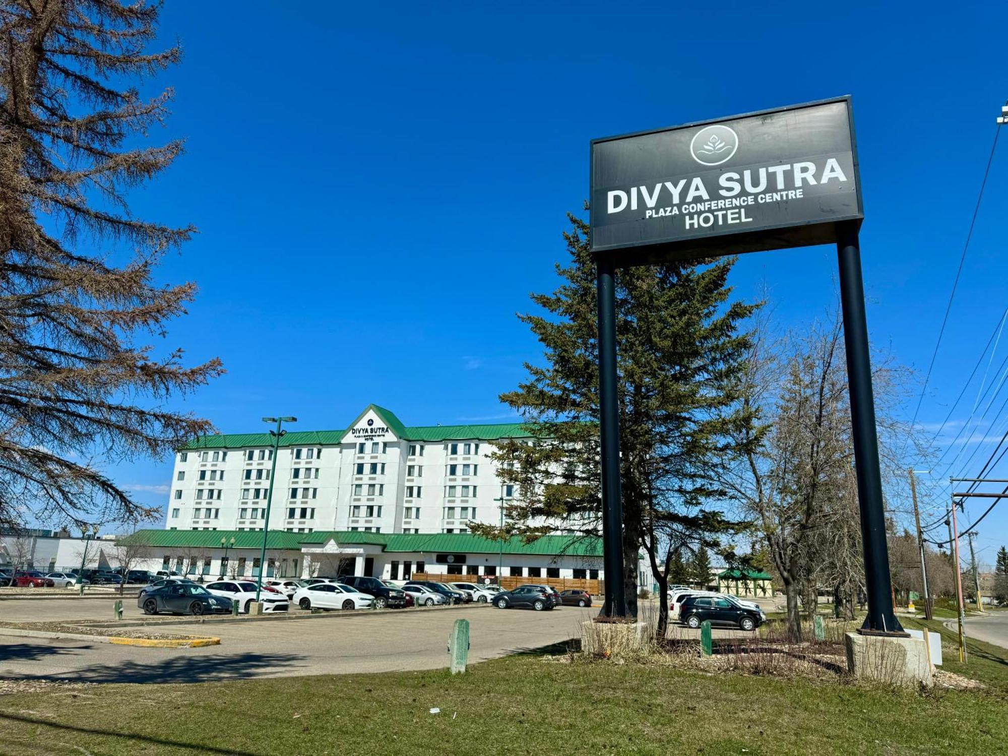 Hotel Divya Sutra Plaza And Conference Centre Airport Calgary