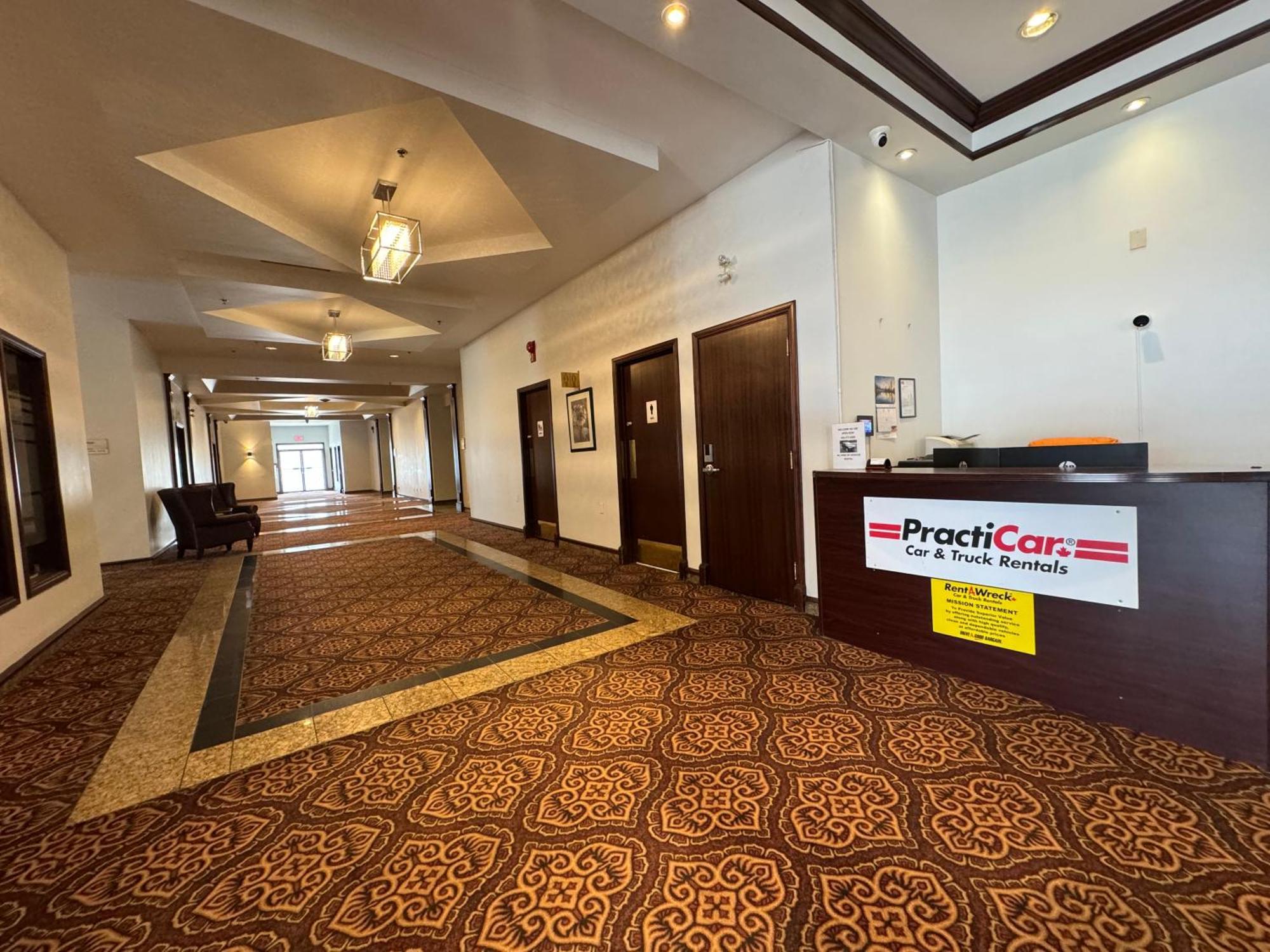 Divya Sutra Plaza And Conference Centre Airport Hotel