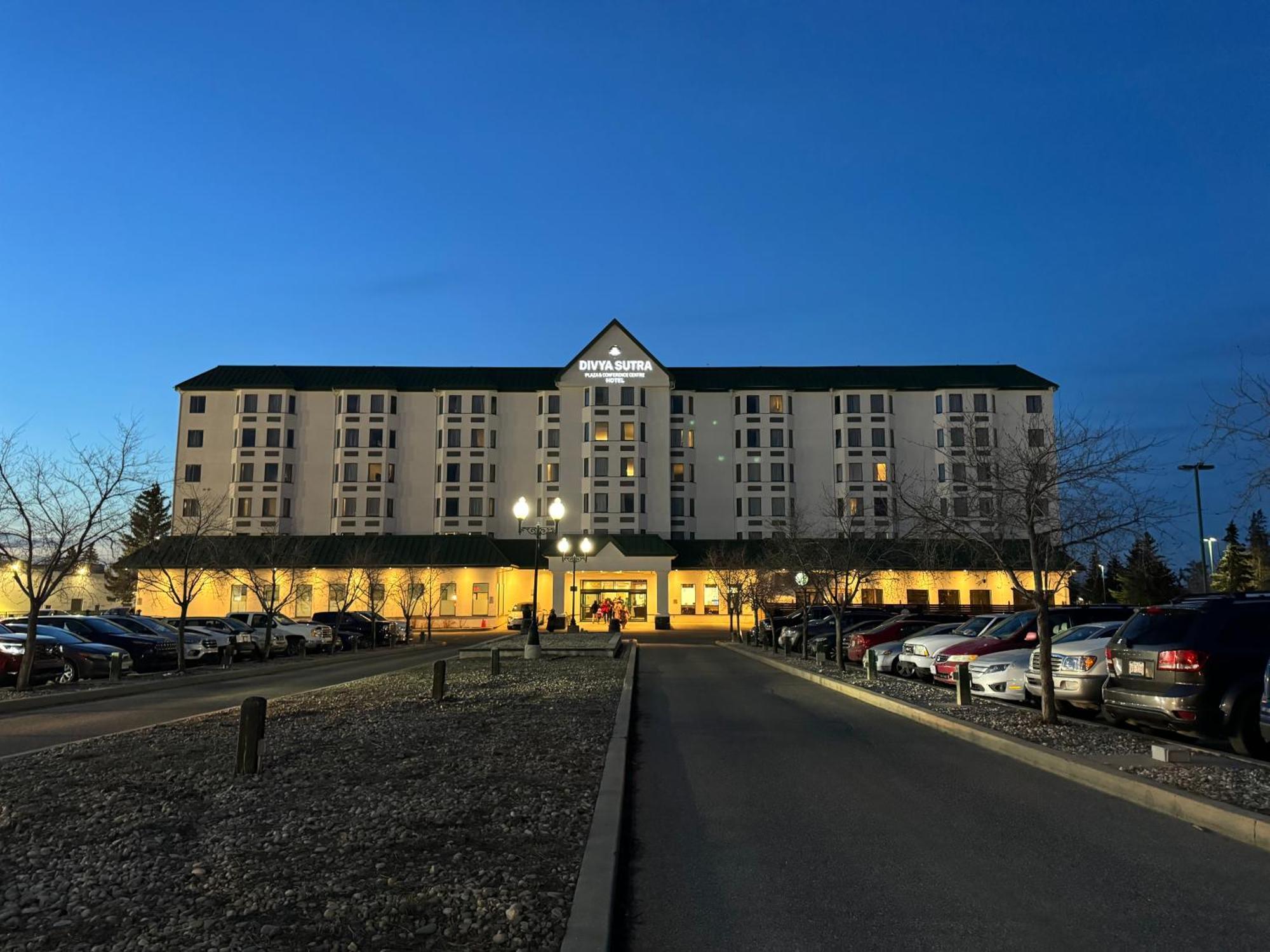 Divya Sutra Plaza And Conference Centre Airport Calgary