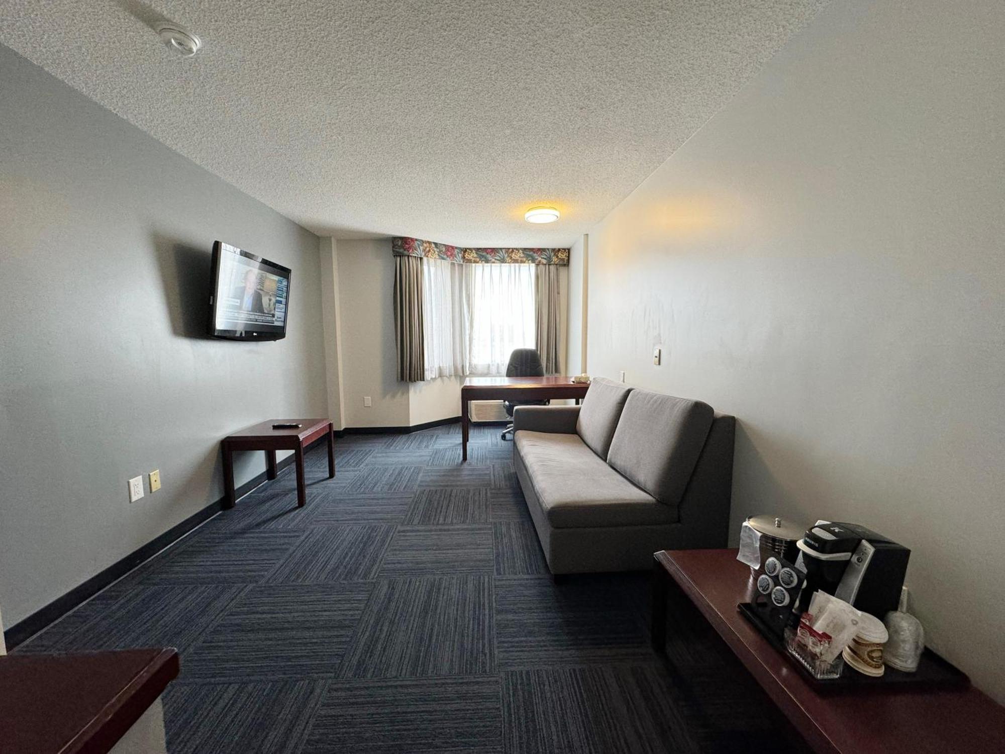 Hotel Divya Sutra Plaza And Conference Centre Airport Calgary