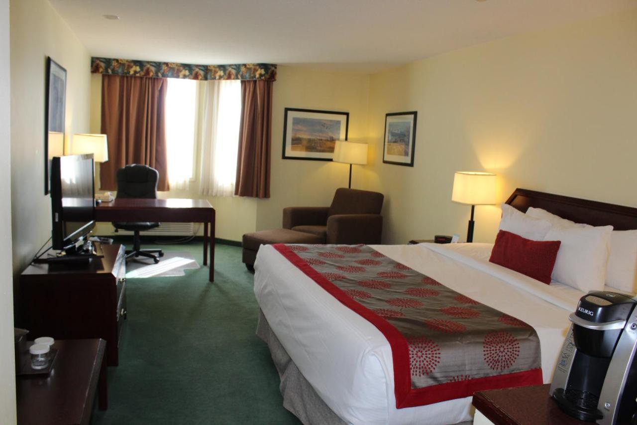 Divya Sutra Plaza And Conference Centre Airport 3* Calgary