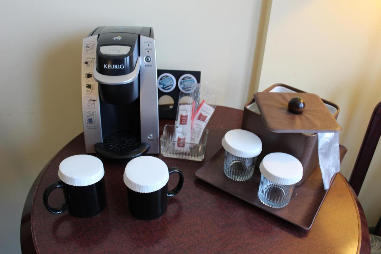 Divya Sutra Plaza And Conference Centre Airport Hotel Calgary